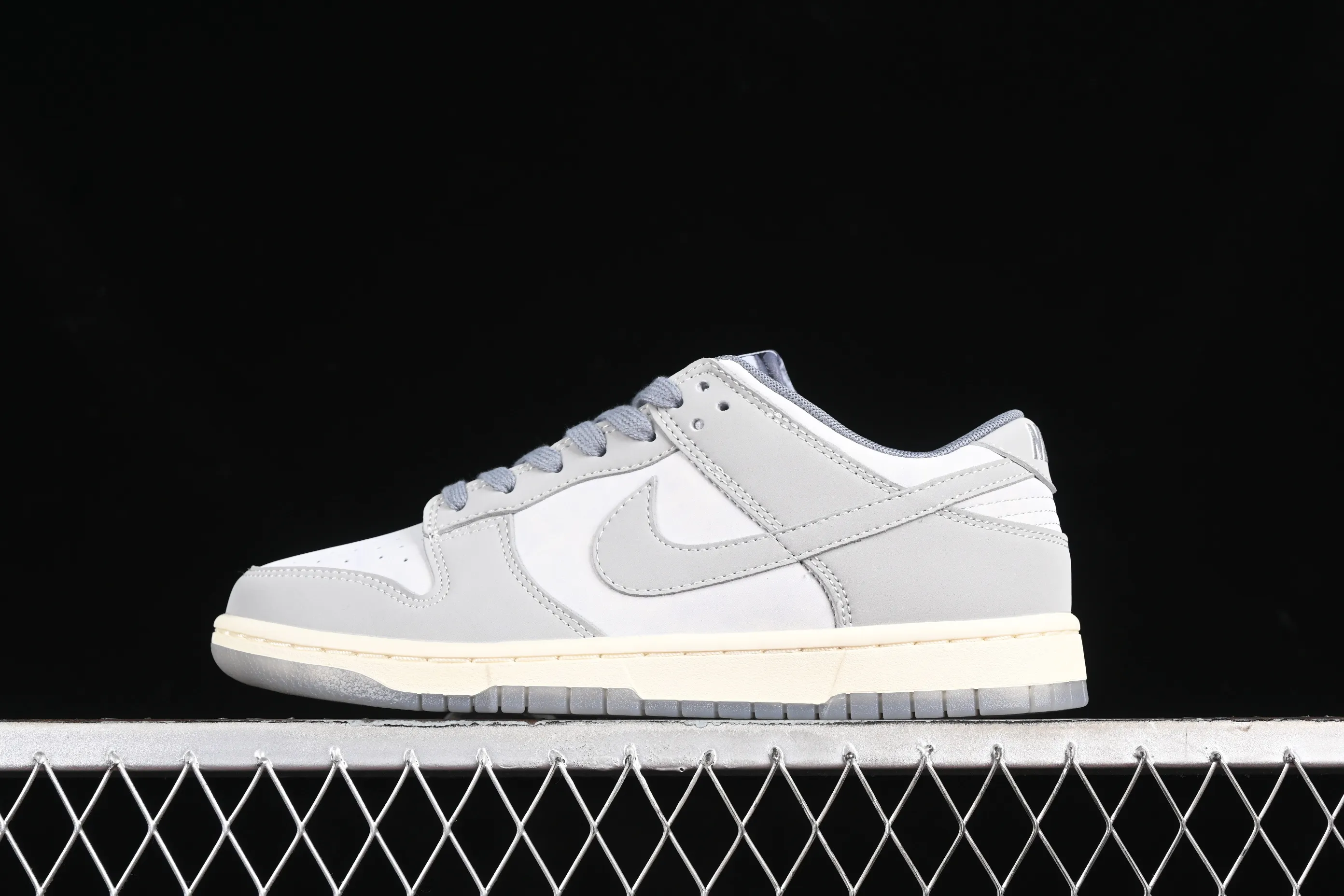 All categories Nk SB Dunk series Nk SB Dunk Low low-top sneakers Nk Dunk Low "Cool Grey" aged washed gray SB low-top casual sneakers FV1167-001
